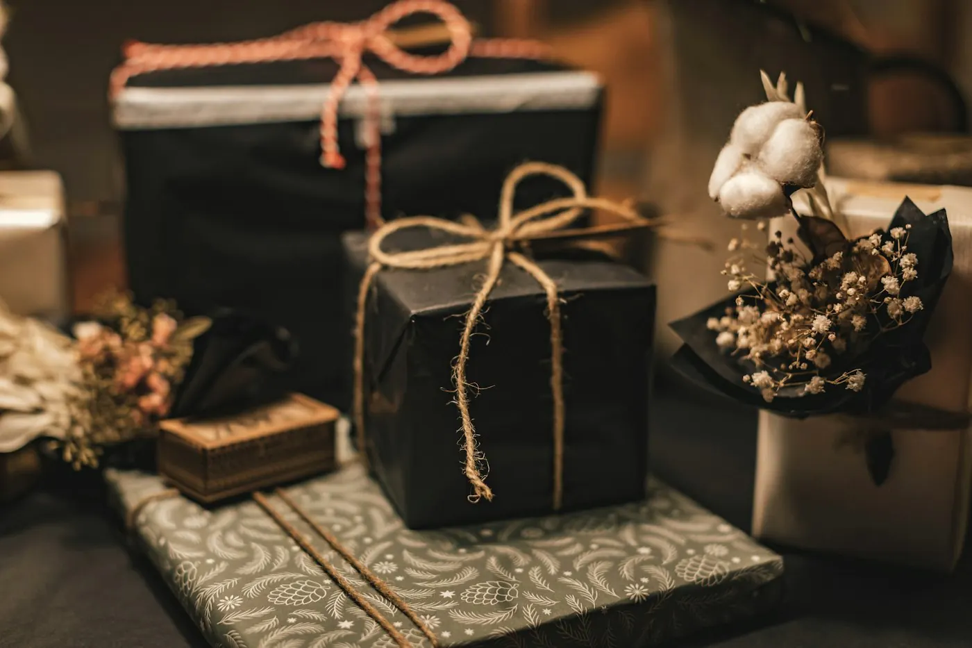 علبة هدايا أصدقاء العروسين
