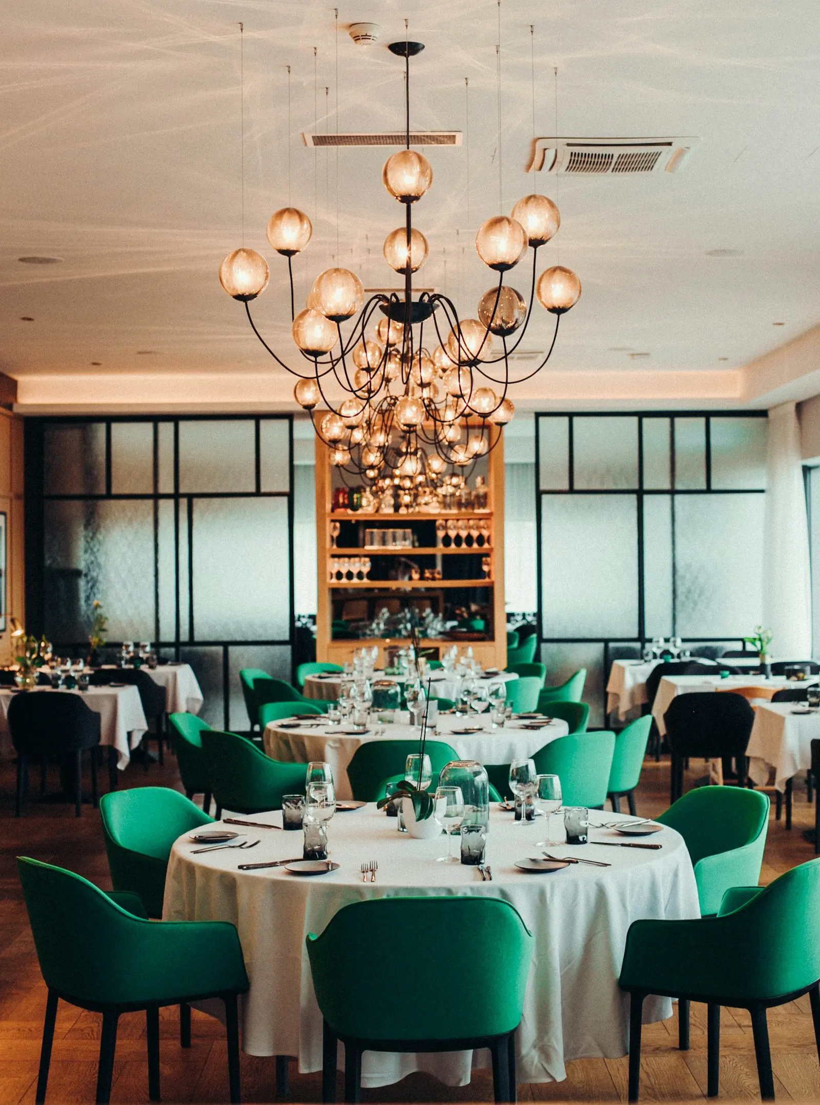 Restaurants & Private Dining